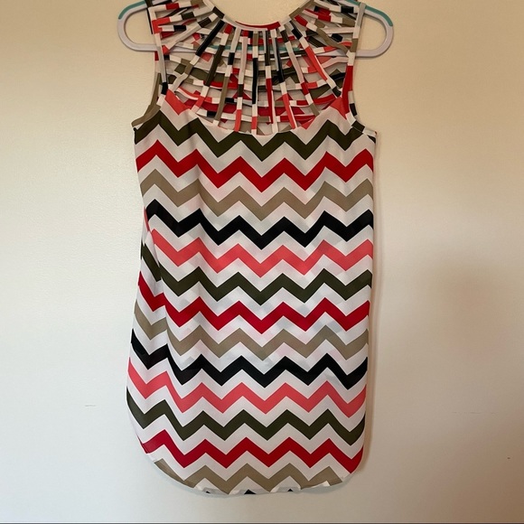 7 Tops $25/ Zac& Rachel Chevron Sleeveless Blouse. Size Small - Picture 6 of 8